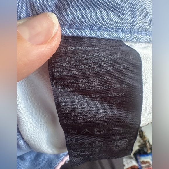 Tommy Hilfiger Blue Floral Chino Shorts | Size 33 - Picture 5 of 6